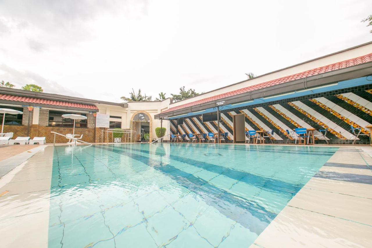 Green Hills Hotel Nyeri Zewnętrze zdjęcie